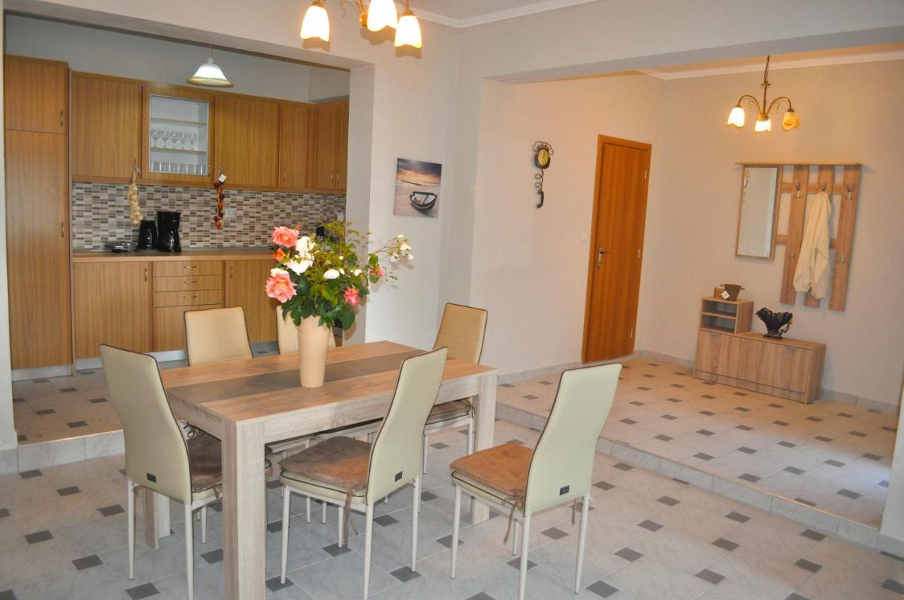 Large Apartment By The Pool - Pelekas Beach, Corfu Eksteriør bilde